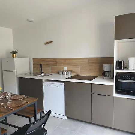 Les Nephelie Votre Cocon Confort Aux Portes Du Puy Dufou - Climatise, Terrasse, Parking Nyaraló *