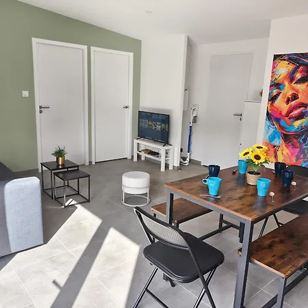 Les Nephelie Votre Cocon Confort Aux Portes Du Puy Dufou - Climatise, Terrasse, Parking Nyaraló Les Épesses