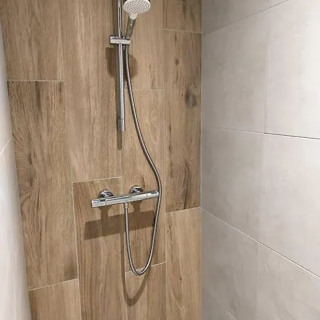 Les Nephelie Votre Cocon Confort Aux Portes Du Puy Dufou - Climatise, Terrasse, Parking Nyaraló