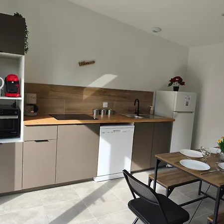 Nyaraló Les Nephelie Votre Cocon Confort Aux Portes Du Puy Dufou - Climatise, Terrasse, Parking *