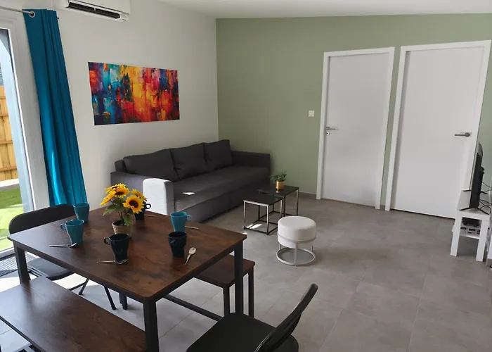 Néphélie Votre Cocon Confort Aux Portes Du Puy Dufou - Climatisé, Terrasse, Parking * Les Épesses