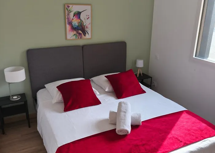 Néphélie Votre Cocon Confort Aux Portes Du Puy Dufou - Climatisé, Terrasse, Parking Hébergement de vacances *