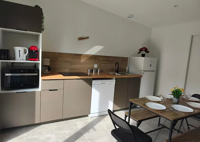 Hébergement de vacances Néphélie Votre Cocon Confort Aux Portes Du Puy Dufou - Climatisé, Terrasse, Parking *